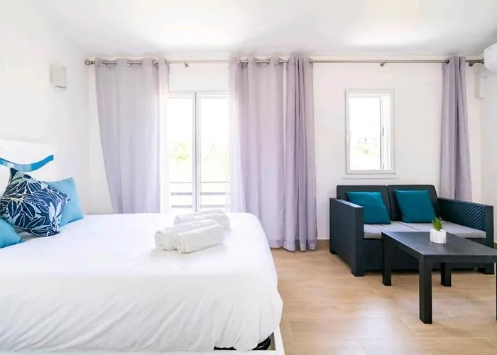 بيت للعطل Marina House *