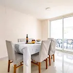 בית נופש Marina House