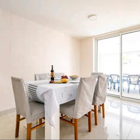 Сasa de vacaciones Marina House